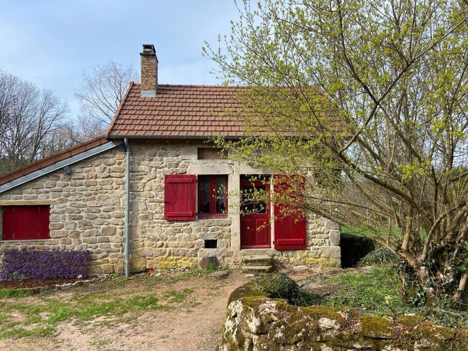 Maison Du Petit Poete Quarré-les-Tombes Esterno foto